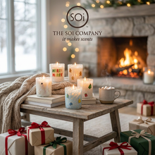 Load image into Gallery viewer, Tree & Gift 12oz Icon Candle